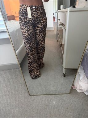 Alice and Olivia Leopard Print Jeans Women's 
sz. 28 waist, 34 in. inseam NWT